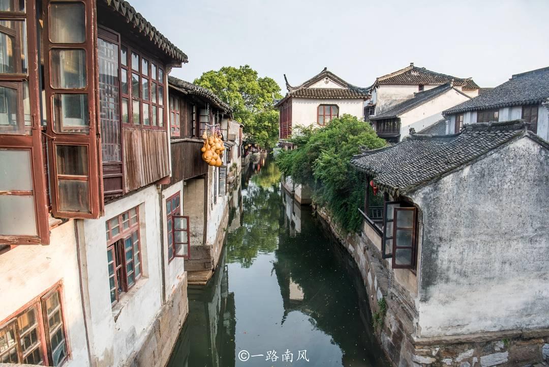 内蒙古呼和浩特：品传统年韵 迎龙年新春